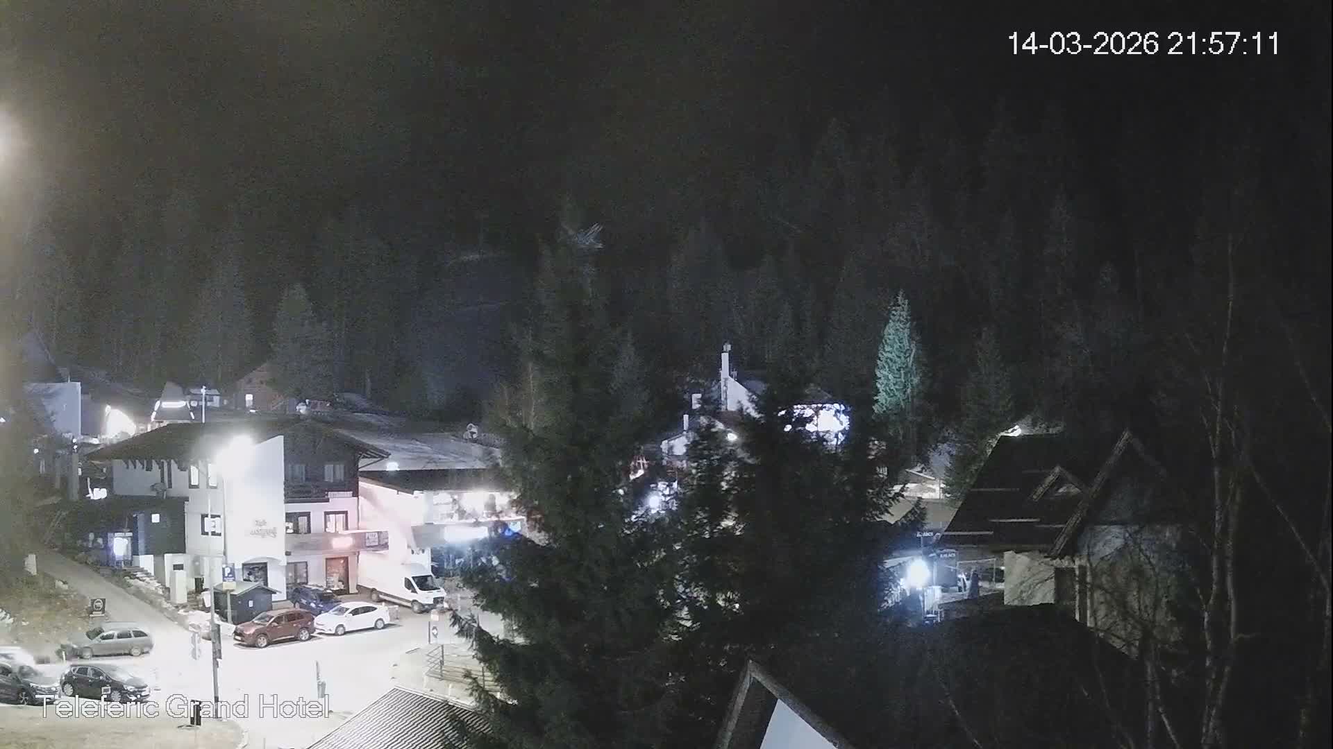 Brasov, Poiana Braşov Ski Center Hotel Area & Ski Slope, Poiana Brasov Live Cam - Poiana Brasov, Braşov, Romania 