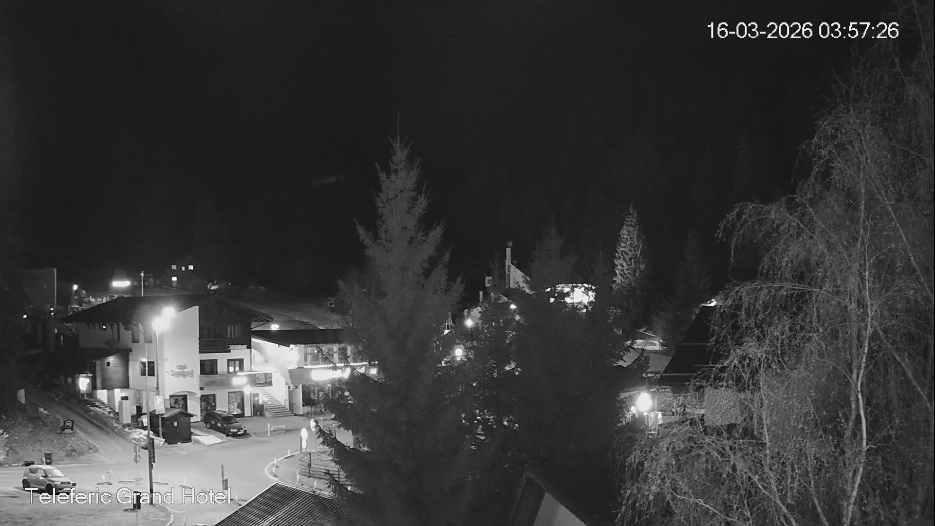 Brasov, Poiana Braşov Ski Center Hotel Area & Ski Slope, Poiana Brasov Live Cam - Poiana Brasov, Braşov, Romania 