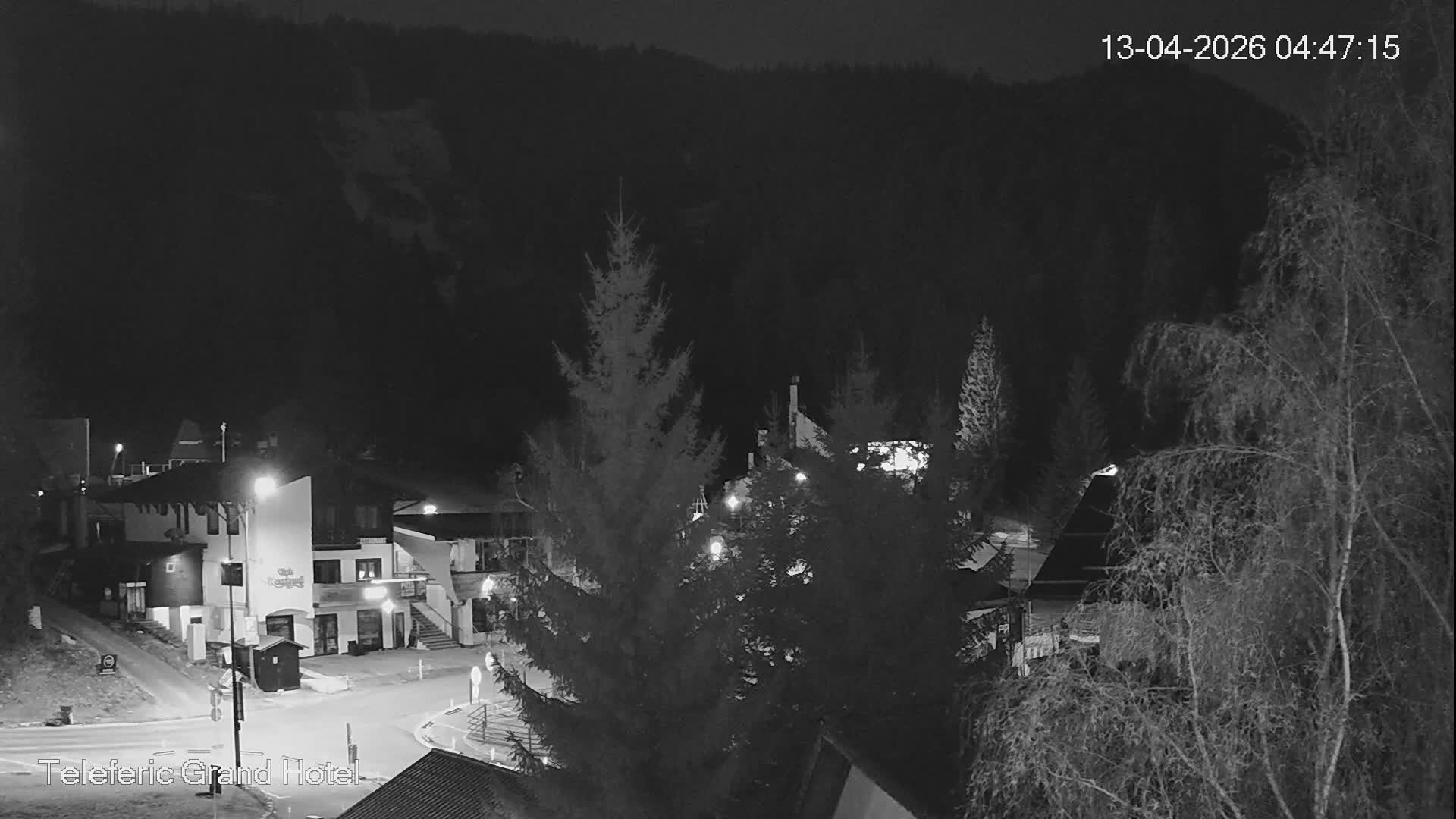 Brasov, Poiana Braşov Ski Center Hotel Area & Ski Slope, Poiana Brasov Live Cam - Poiana Brasov, Braşov, Romania 