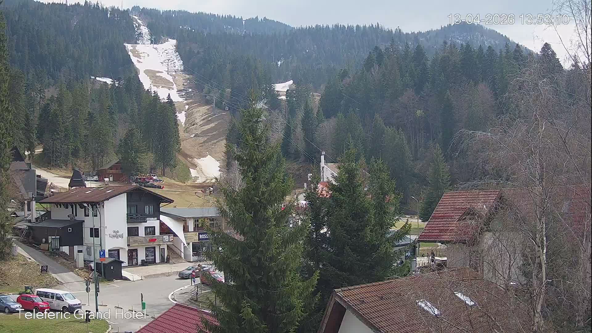 Brasov, Poiana Braşov Ski Center Hotel Area & Ski Slope, Poiana Brasov Live Cam - Poiana Brasov, Braşov, Romania 