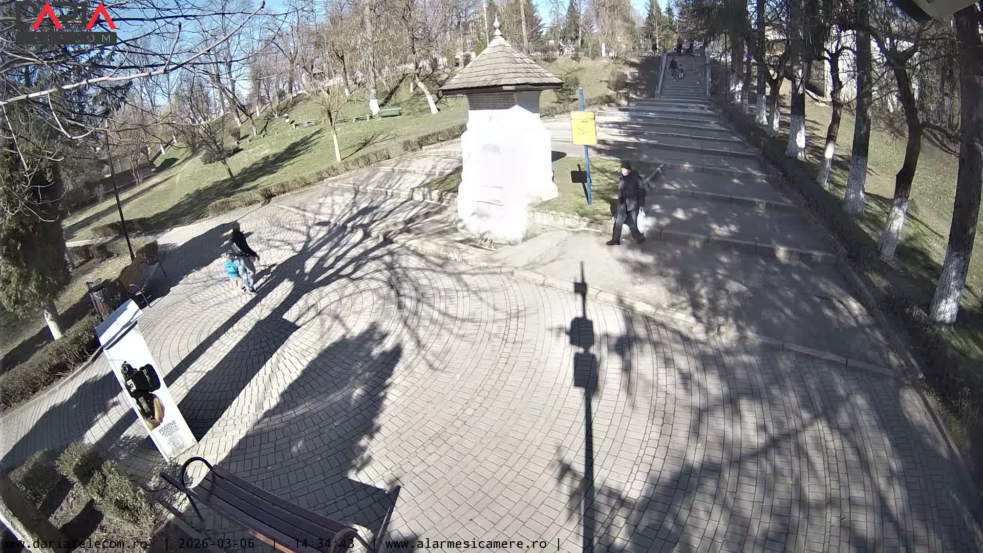 Arges , Fountain of Manole ( Fantana Lui Manole ) & Parcul Lui Manole 's Park, Curtea de Arges Live Cam - Curtea de Argeş, Arges, Romania