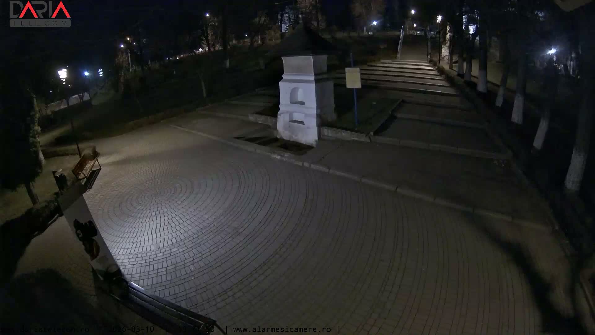 Arges , Fountain of Manole ( Fantana Lui Manole ) & Parcul Lui Manole 's Park, Curtea de Arges Live Cam - Curtea de Argeş, Arges, Romania