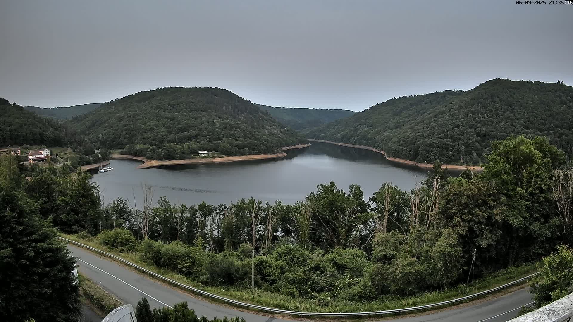 Miremont , Barrage des Fades Dam Live Cam - Riom, Puy-de-Dome, Auvergne-Rhone-Alpes, France