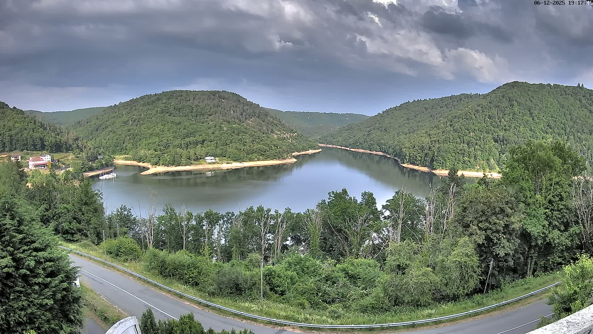 Miremont , Barrage des Fades Dam Live Cam - Riom, Puy-de-Dome, Auvergne-Rhone-Alpes, France