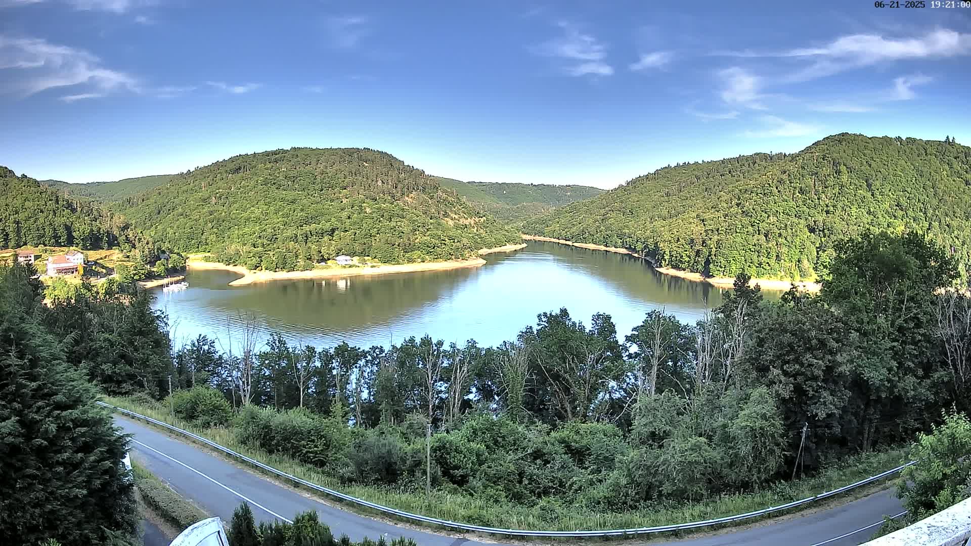 Miremont , Barrage des Fades Dam Live Cam - Riom, Puy-de-Dome, Auvergne-Rhone-Alpes, France