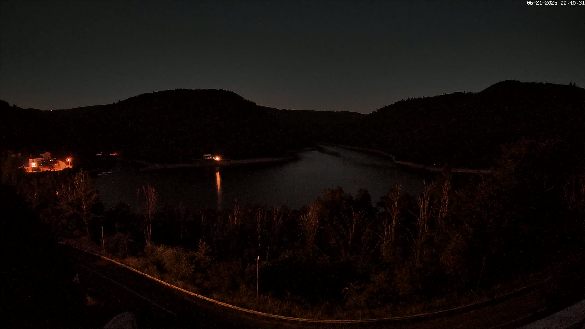 Miremont , Barrage des Fades Dam Live Cam - Riom, Puy-de-Dome, Auvergne-Rhone-Alpes, France