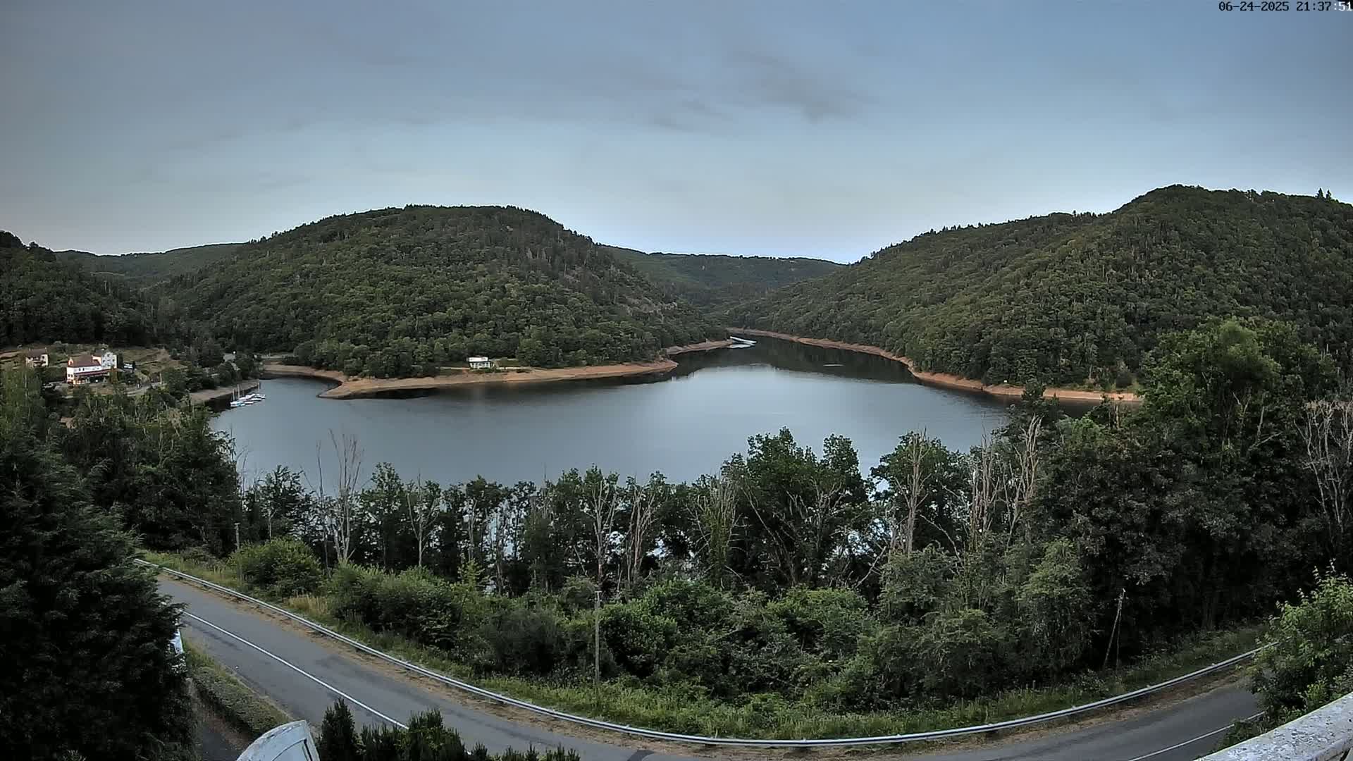 Miremont , Barrage des Fades Dam Live Cam - Riom, Puy-de-Dome, Auvergne-Rhone-Alpes, France