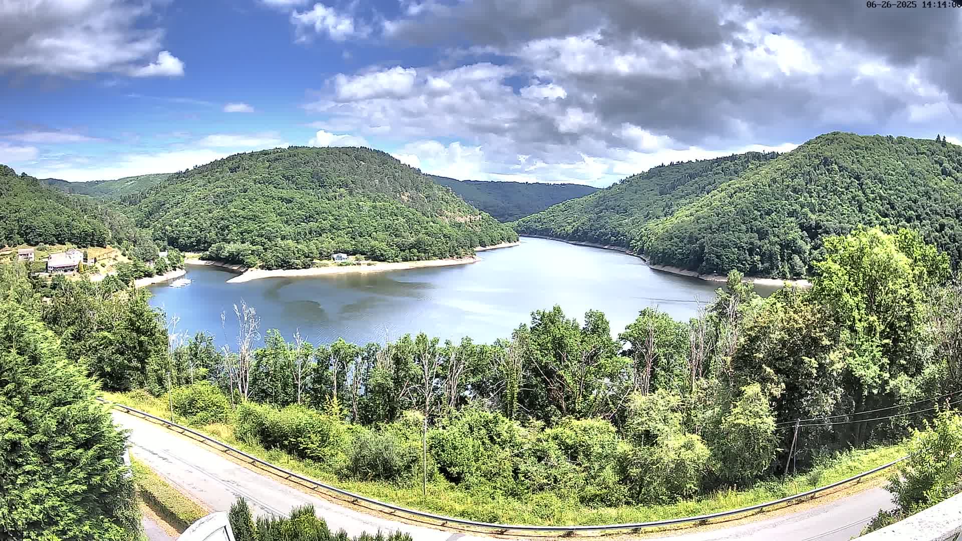 Miremont , Barrage des Fades Dam Live Cam - Riom, Puy-de-Dome, Auvergne-Rhone-Alpes, France