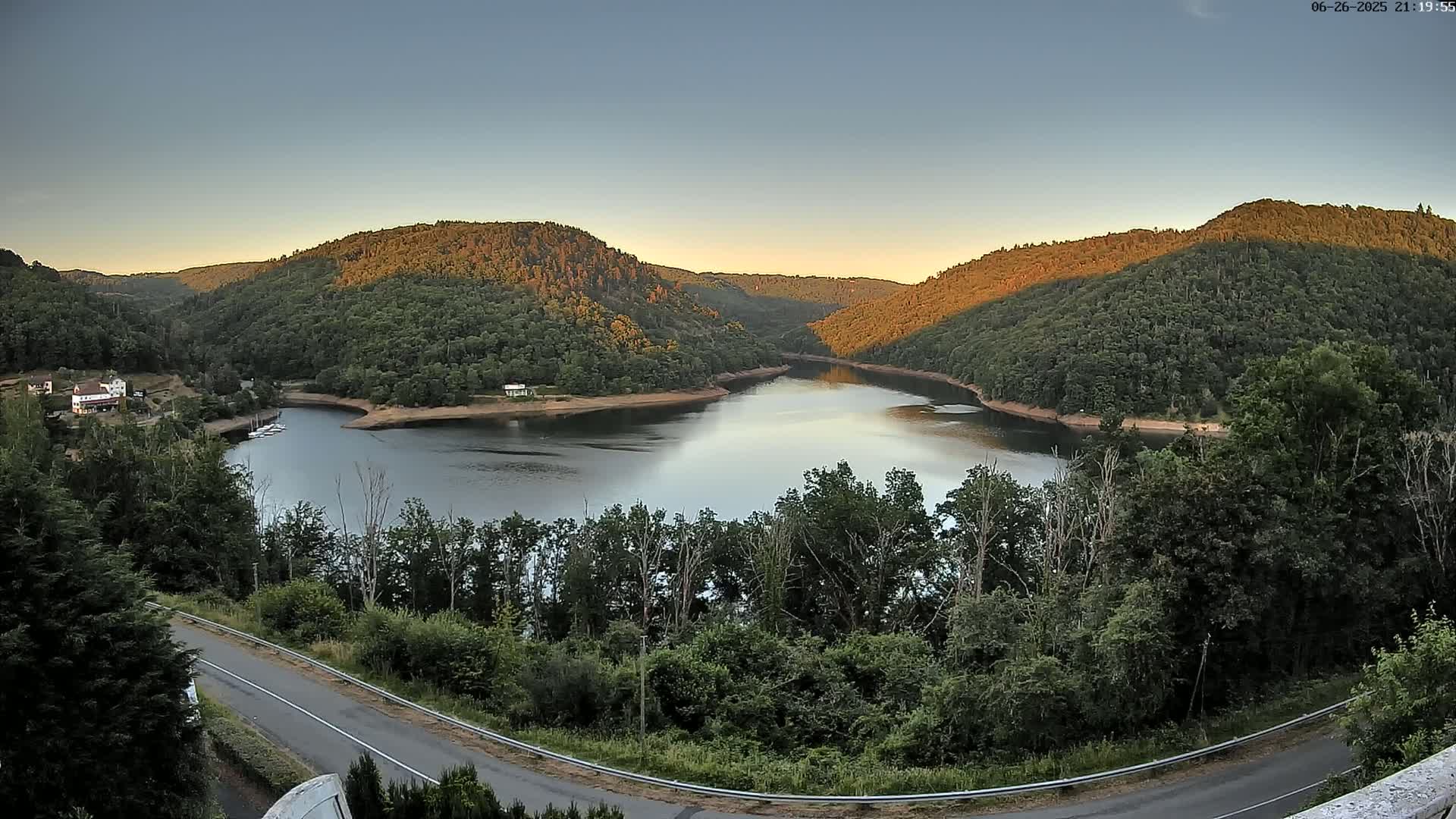 Miremont , Barrage des Fades Dam Live Cam - Riom, Puy-de-Dome, Auvergne-Rhone-Alpes, France