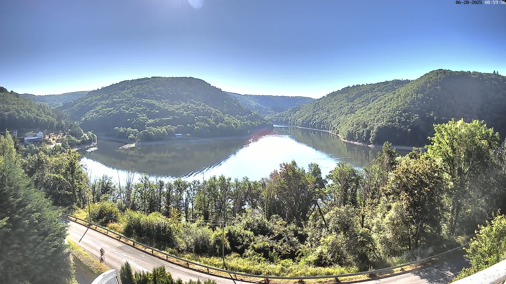 Miremont , Barrage des Fades Dam Live Cam - Riom, Puy-de-Dome, Auvergne-Rhone-Alpes, France