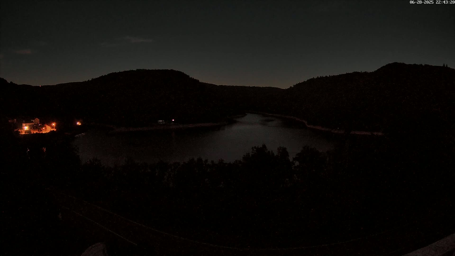 Miremont , Barrage des Fades Dam Live Cam - Riom, Puy-de-Dome, Auvergne-Rhone-Alpes, France
