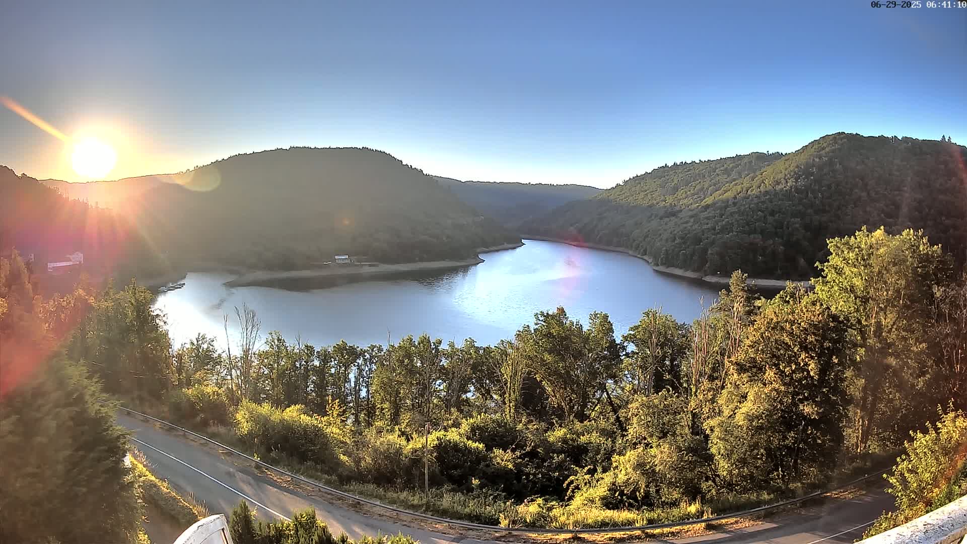 Miremont , Barrage des Fades Dam Live Cam - Riom, Puy-de-Dome, Auvergne-Rhone-Alpes, France