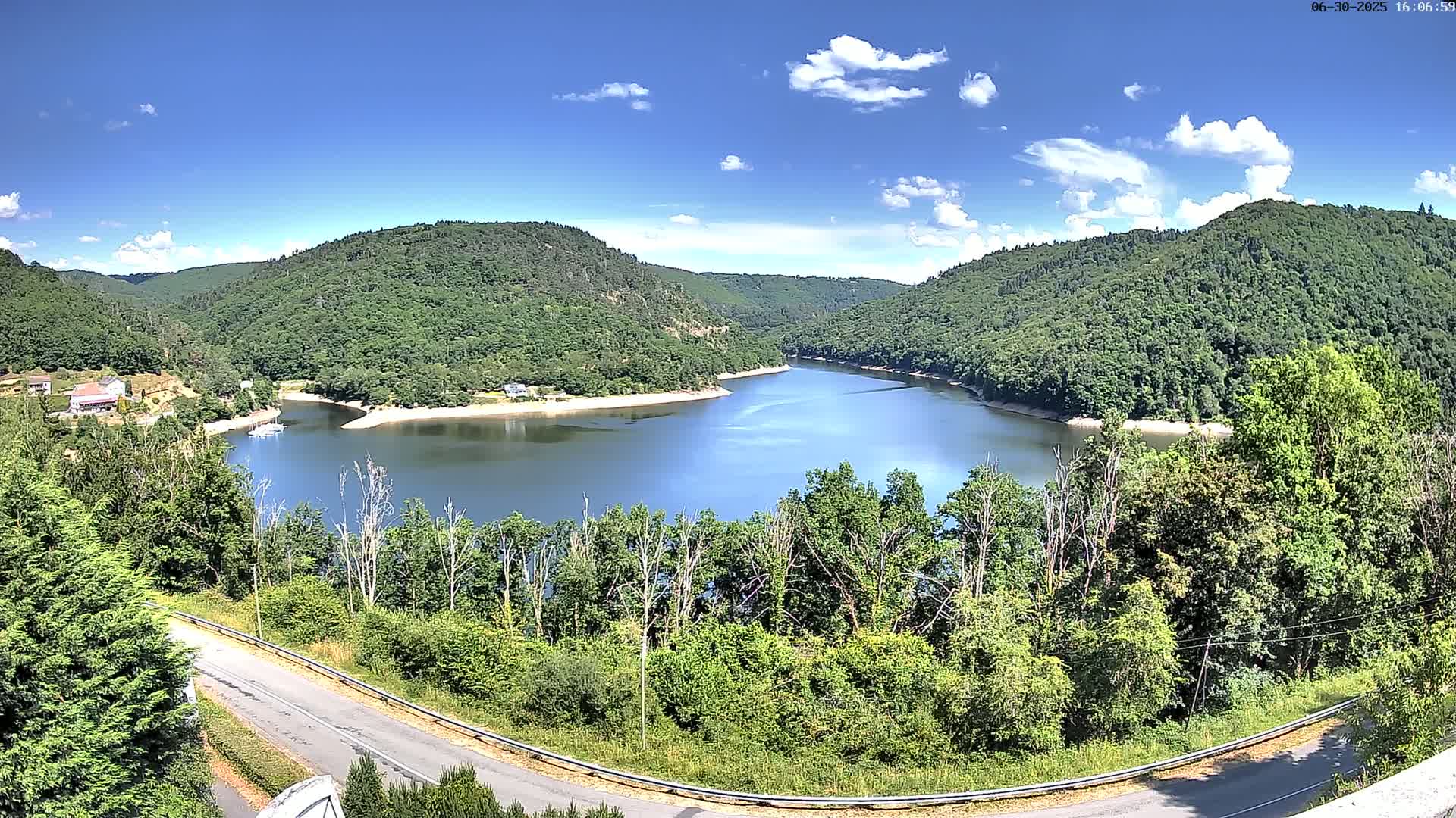 Miremont , Barrage des Fades Dam Live Cam - Riom, Puy-de-Dome, Auvergne-Rhone-Alpes, France