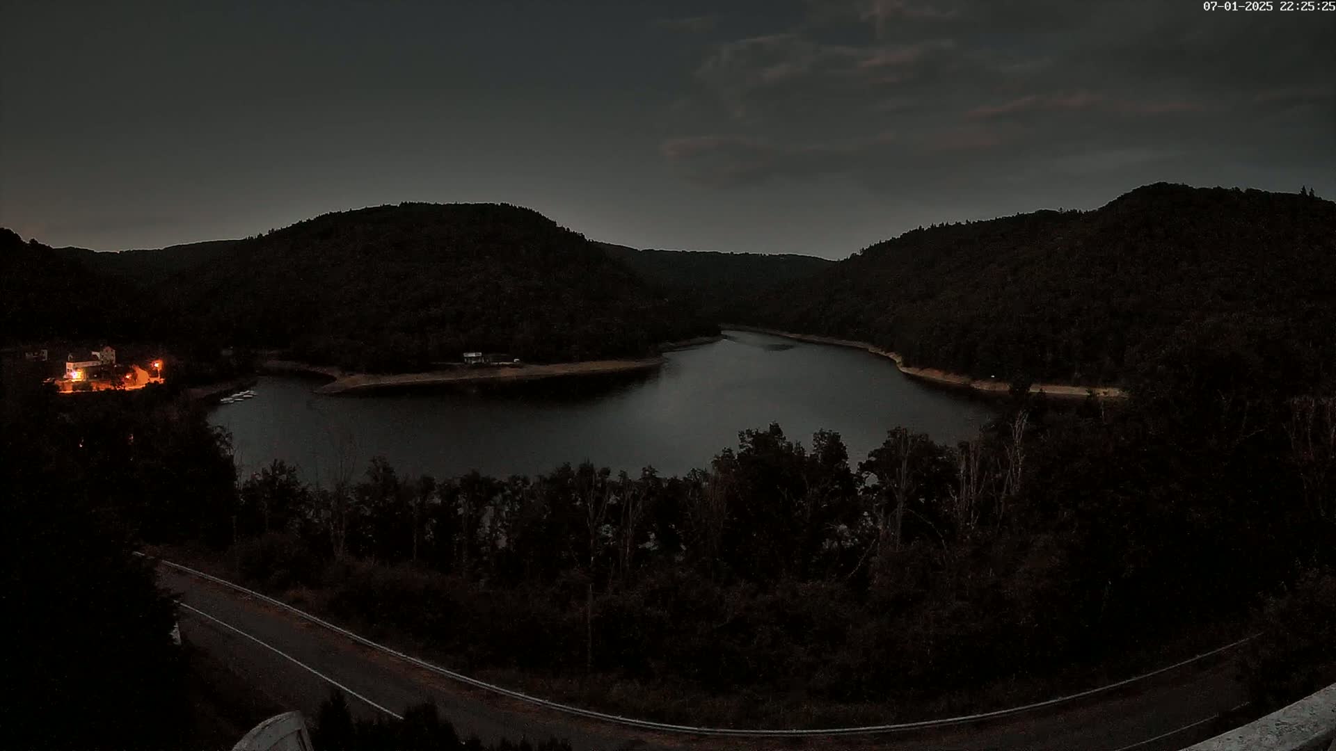 Miremont , Barrage des Fades Dam Live Cam - Riom, Puy-de-Dome, Auvergne-Rhone-Alpes, France