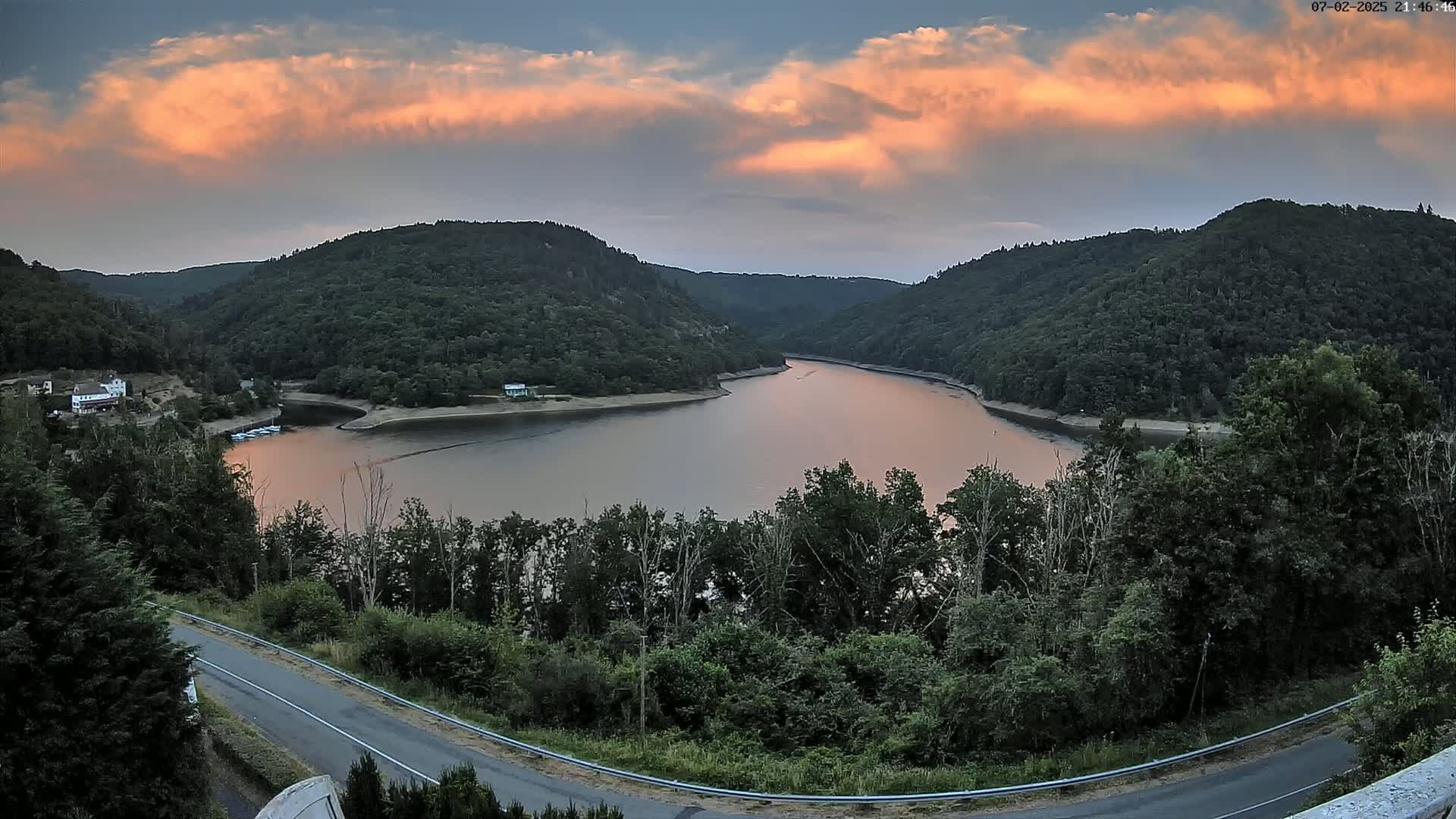 Miremont , Barrage des Fades Dam Live Cam - Riom, Puy-de-Dome, Auvergne-Rhone-Alpes, France