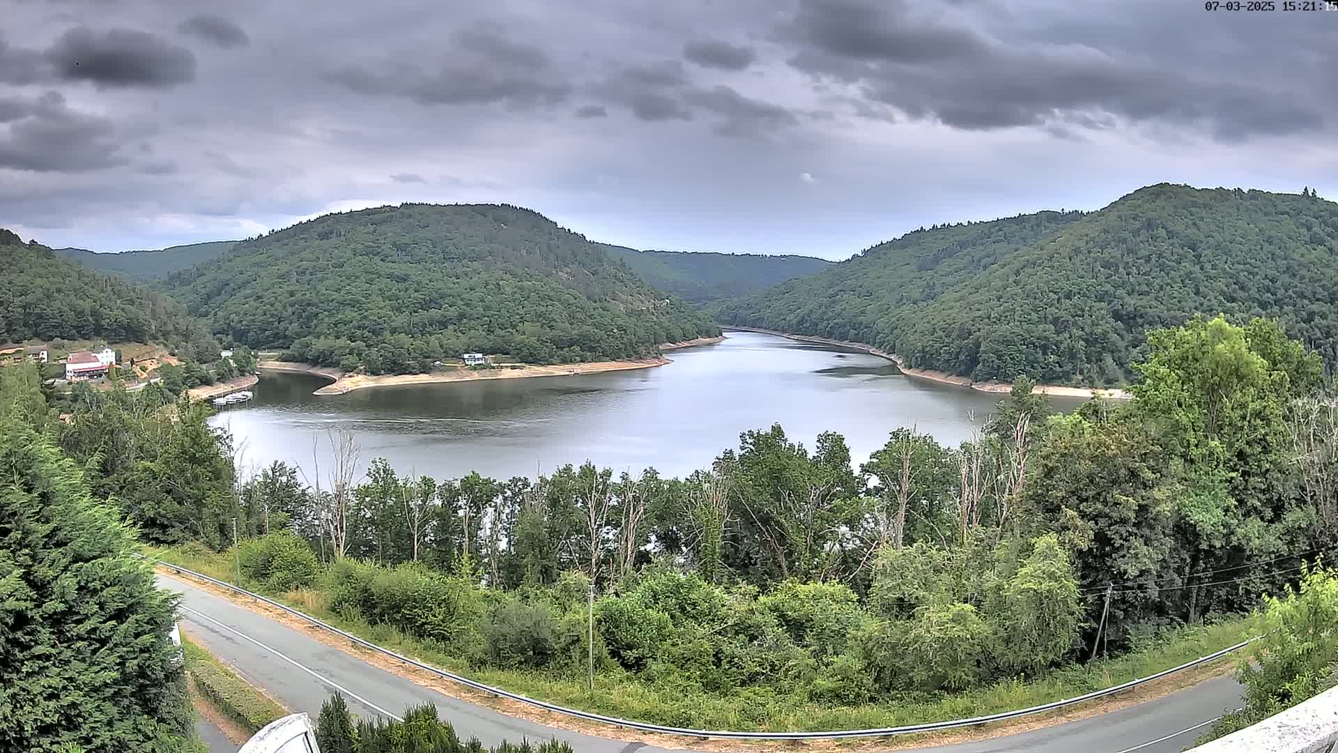 Miremont , Barrage des Fades Dam Live Cam - Riom, Puy-de-Dome, Auvergne-Rhone-Alpes, France