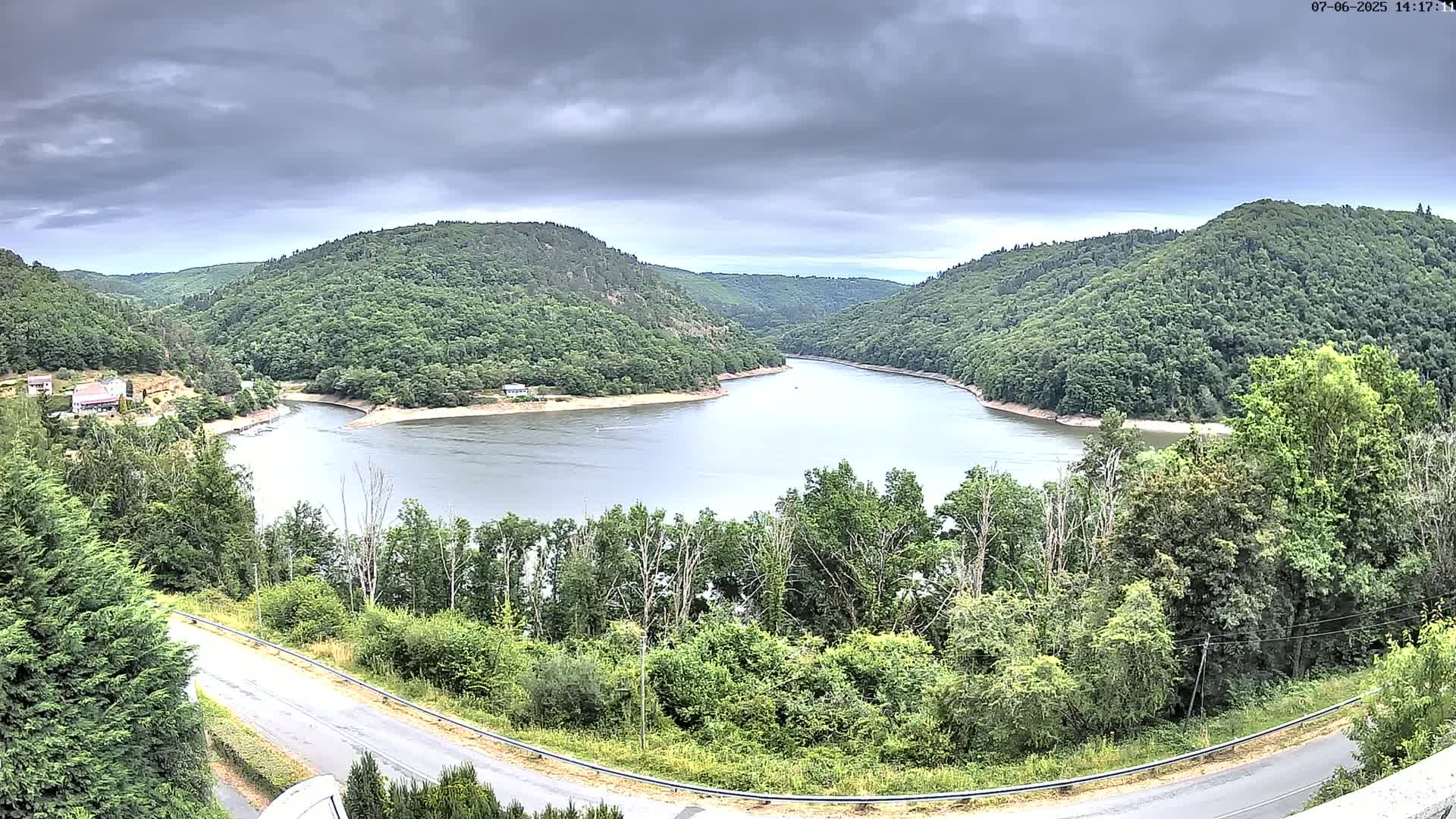 Miremont , Barrage des Fades Dam Live Cam - Riom, Puy-de-Dome, Auvergne-Rhone-Alpes, France
