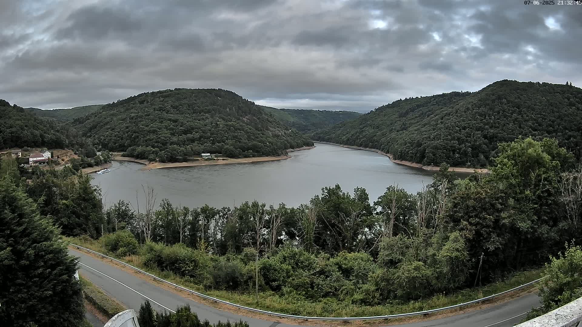 Miremont , Barrage des Fades Dam Live Cam - Riom, Puy-de-Dome, Auvergne-Rhone-Alpes, France
