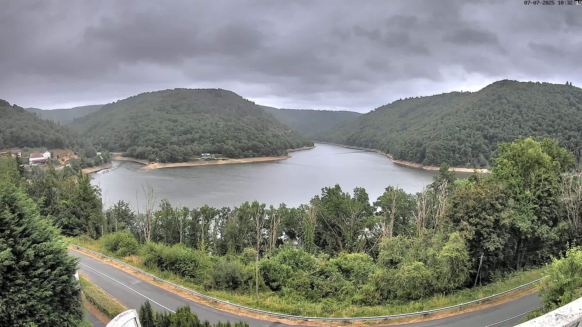Miremont , Barrage des Fades Dam Live Cam - Riom, Puy-de-Dome, Auvergne-Rhone-Alpes, France