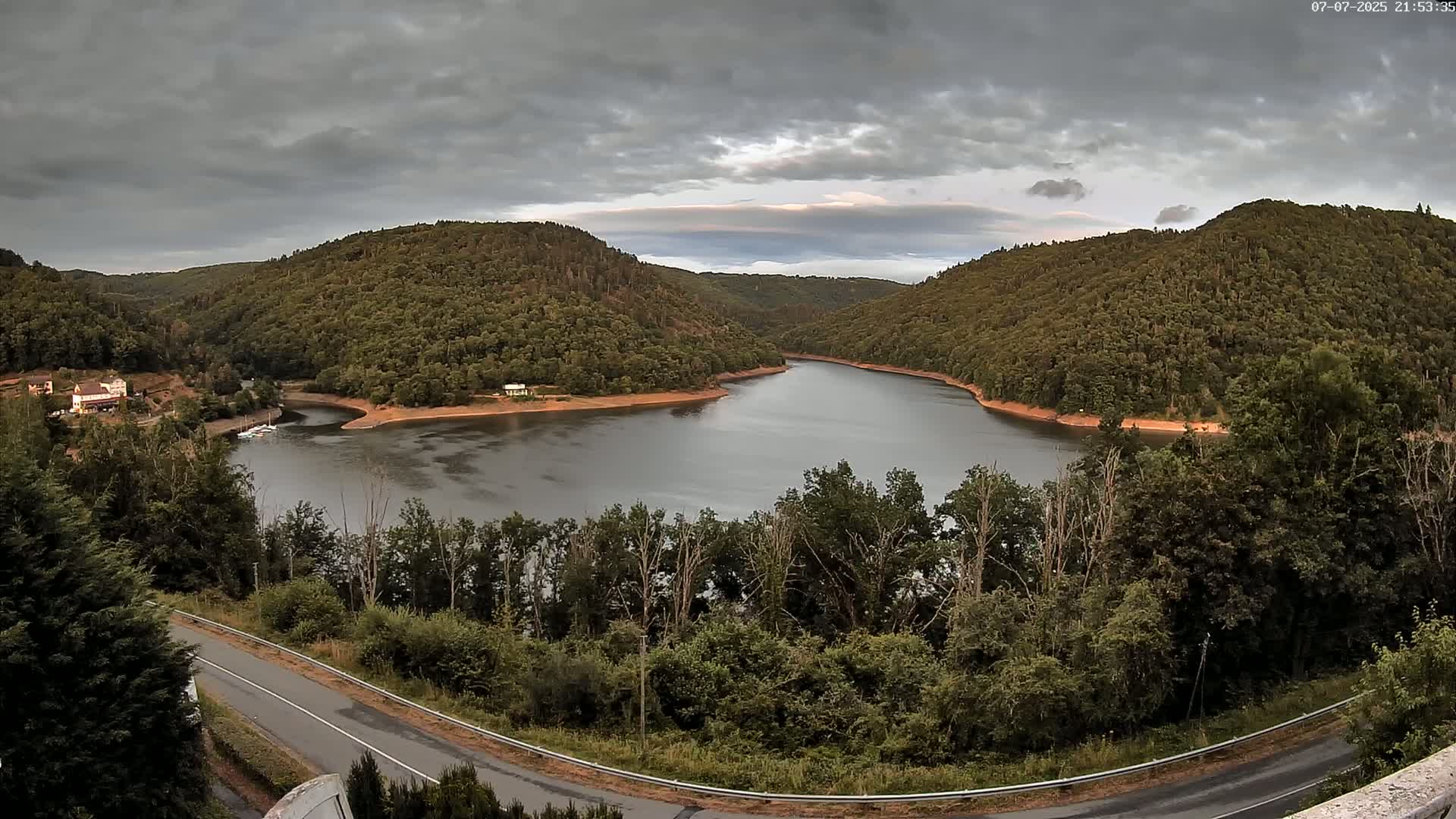 Miremont , Barrage des Fades Dam Live Cam - Riom, Puy-de-Dome, Auvergne-Rhone-Alpes, France