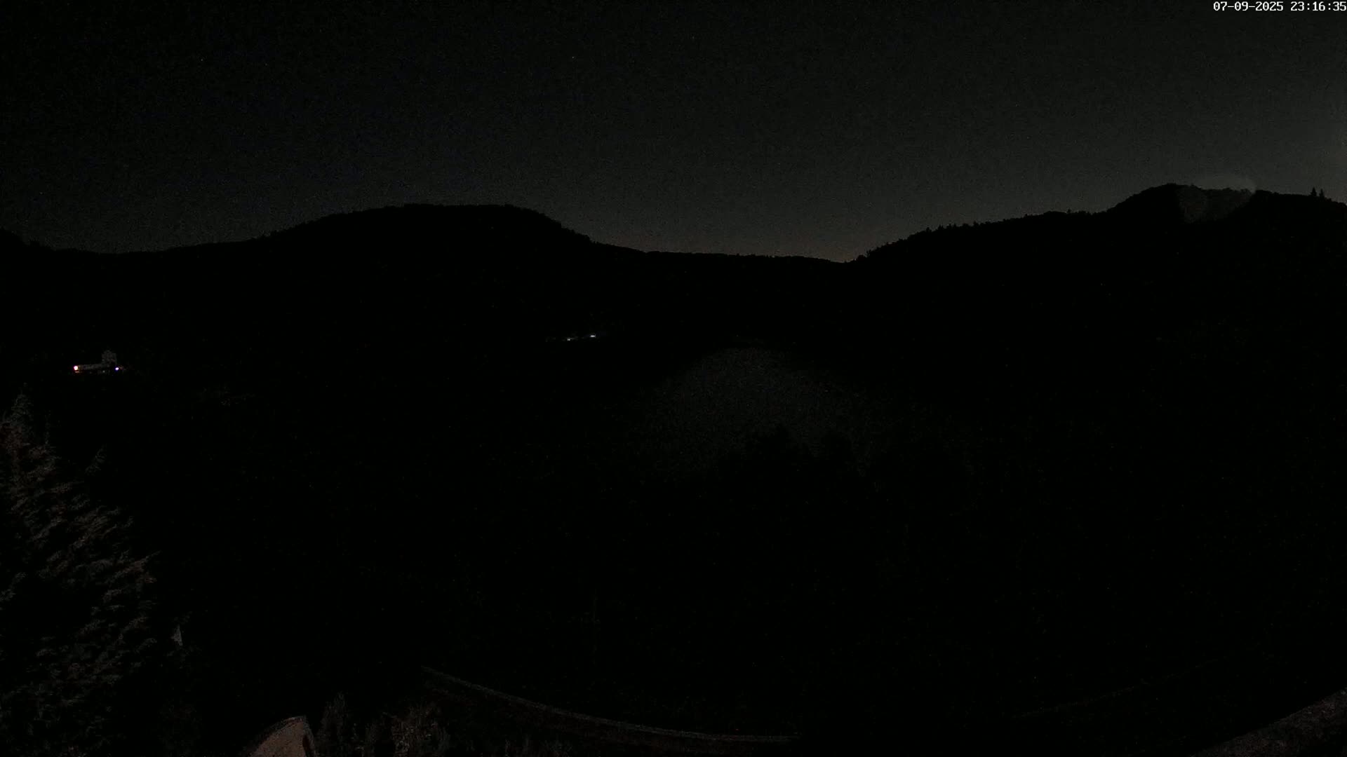 Miremont , Barrage des Fades Dam Live Cam - Riom, Puy-de-Dome, Auvergne-Rhone-Alpes, France