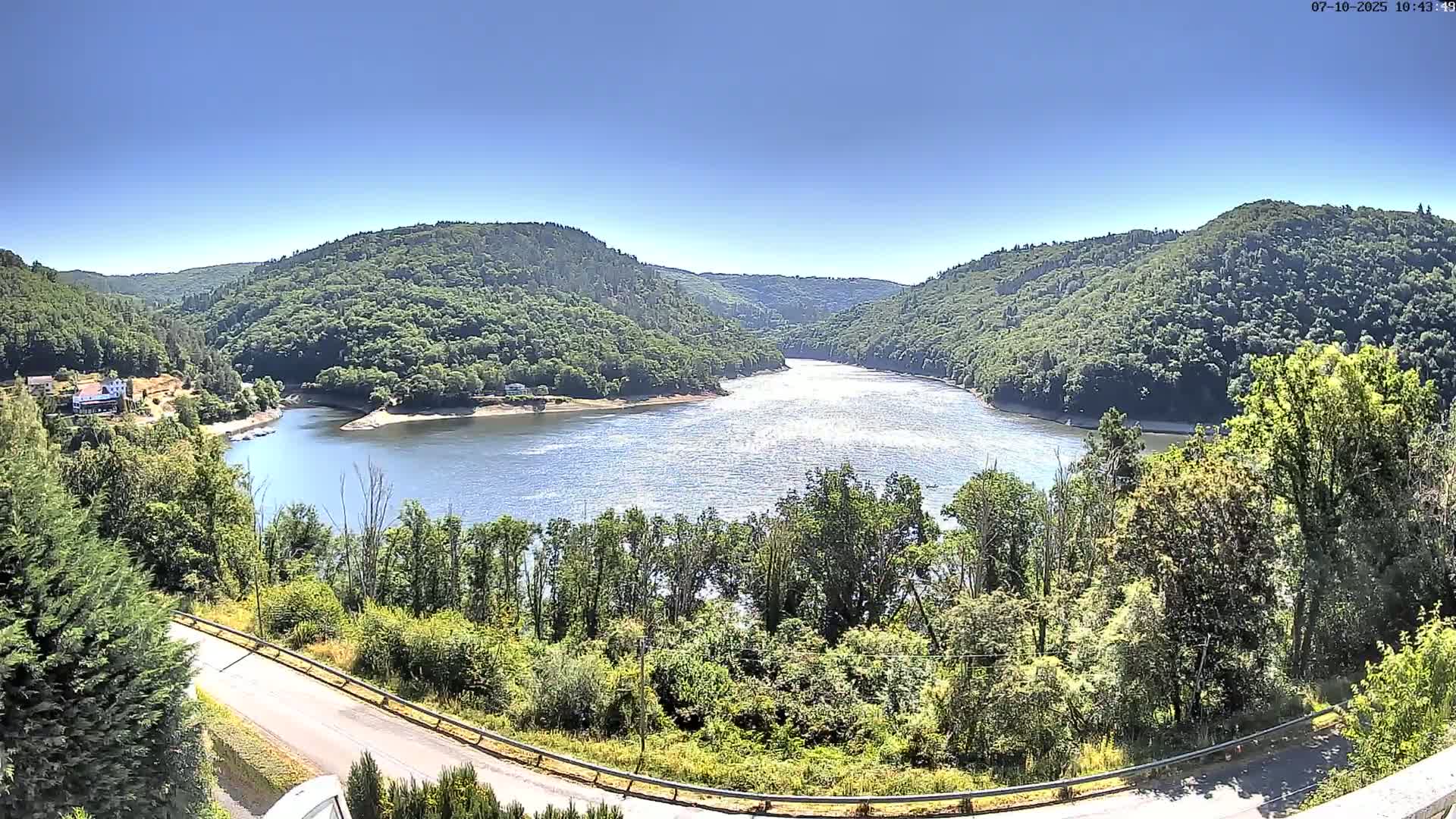 Miremont , Barrage des Fades Dam Live Cam - Riom, Puy-de-Dome, Auvergne-Rhone-Alpes, France