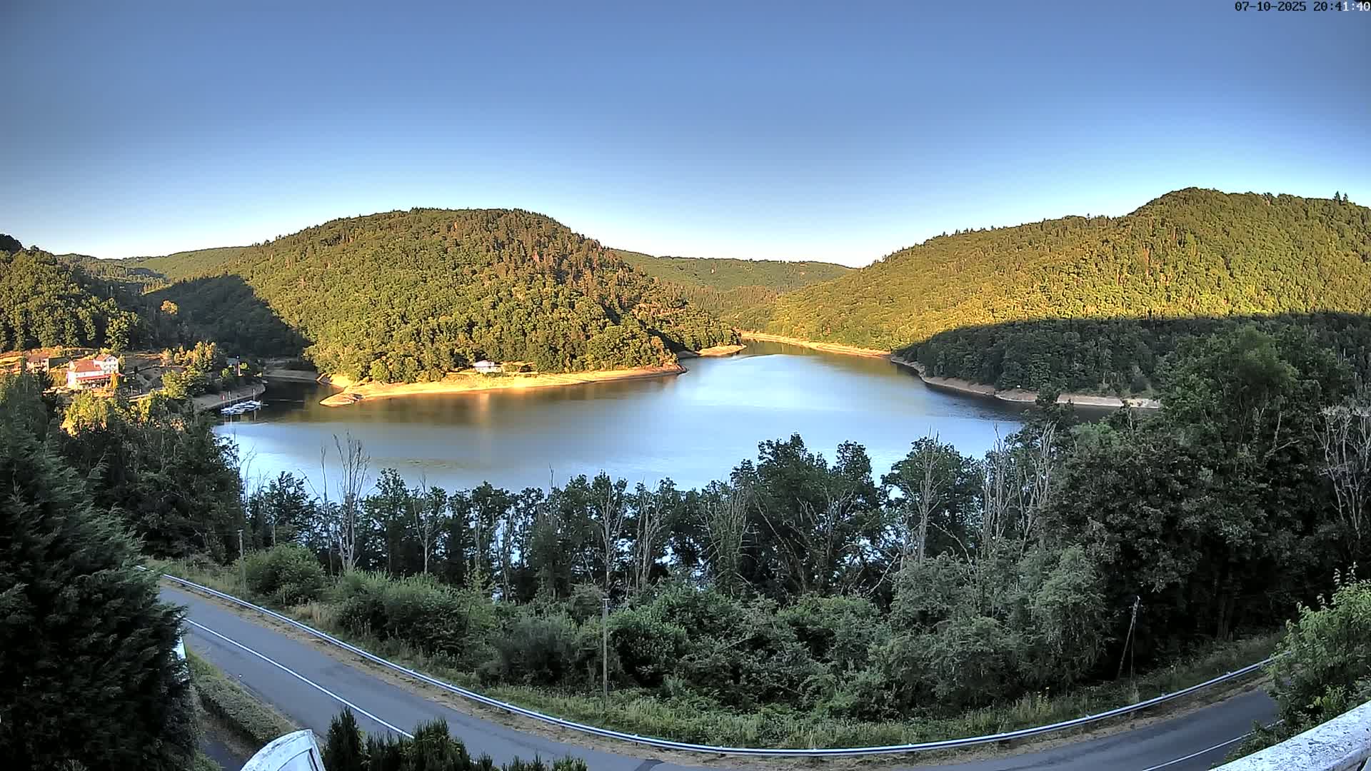 Miremont , Barrage des Fades Dam Live Cam - Riom, Puy-de-Dome, Auvergne-Rhone-Alpes, France