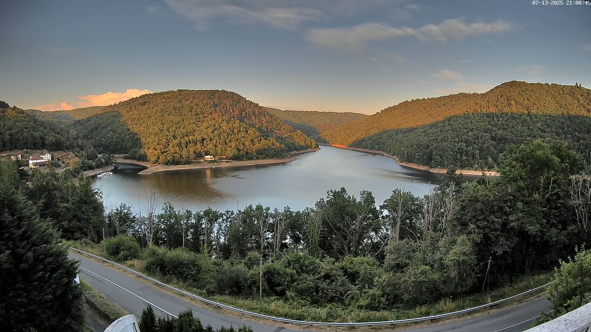 Miremont , Barrage des Fades Dam Live Cam - Riom, Puy-de-Dome, Auvergne-Rhone-Alpes, France