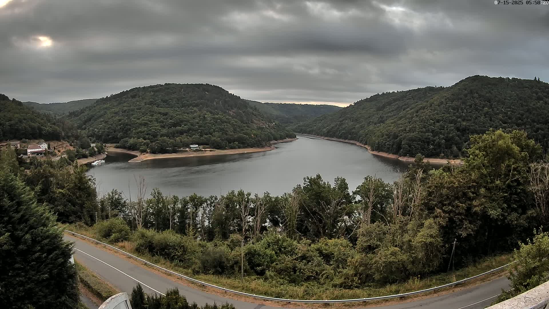 Miremont , Barrage des Fades Dam Live Cam - Riom, Puy-de-Dome, Auvergne-Rhone-Alpes, France