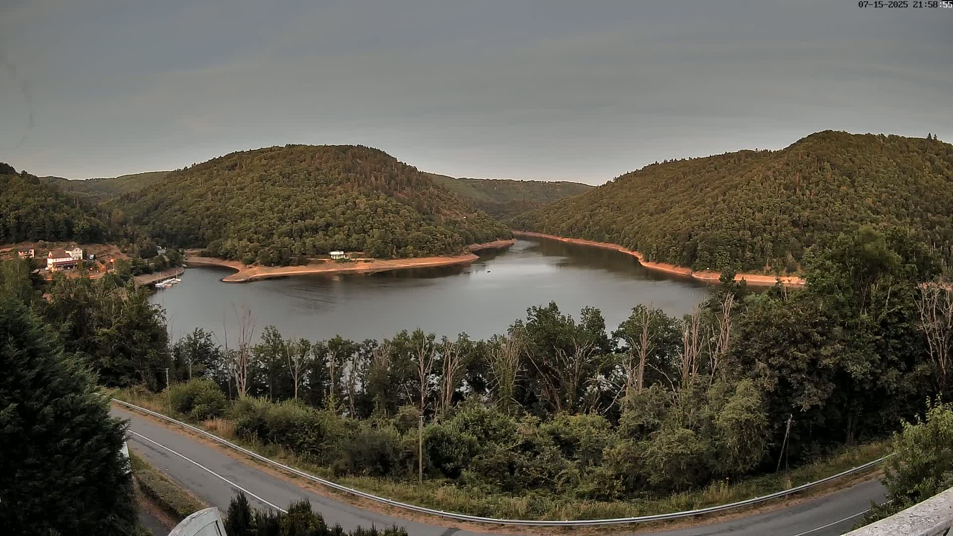 Miremont , Barrage des Fades Dam Live Cam - Riom, Puy-de-Dome, Auvergne-Rhone-Alpes, France