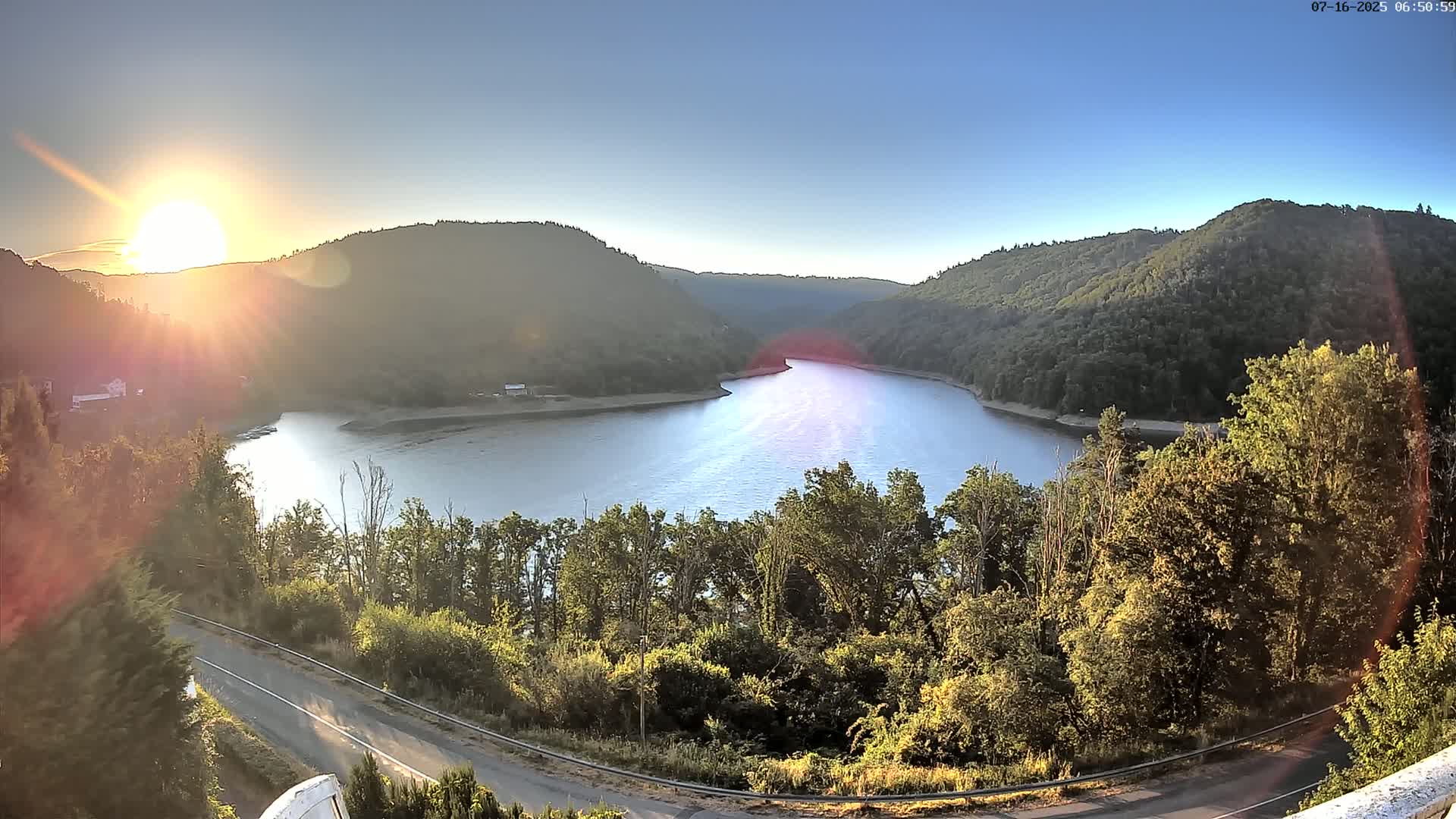 Miremont , Barrage des Fades Dam Live Cam - Riom, Puy-de-Dome, Auvergne-Rhone-Alpes, France