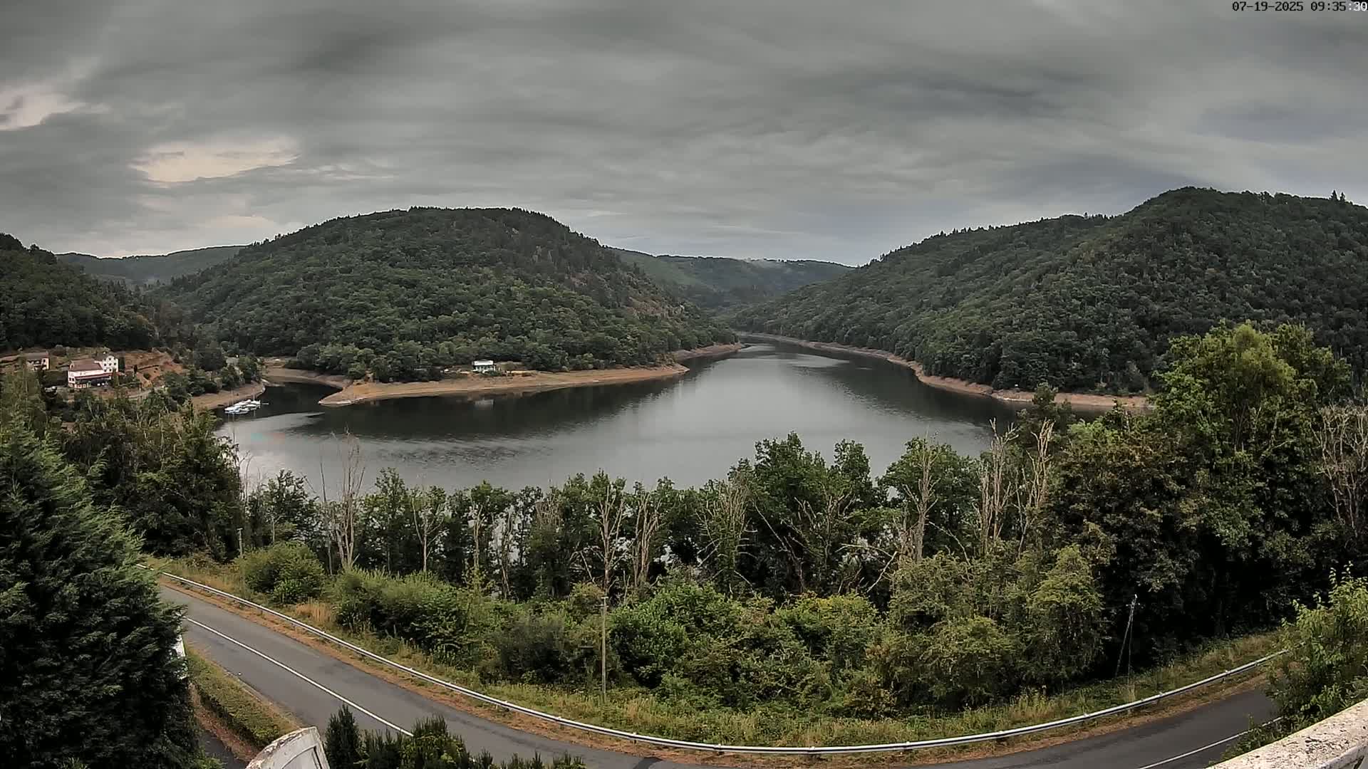 Miremont , Barrage des Fades Dam Live Cam - Riom, Puy-de-Dome, Auvergne-Rhone-Alpes, France