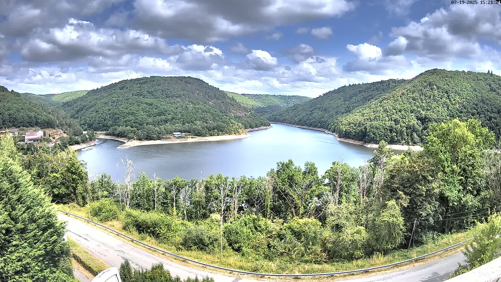 Miremont , Barrage des Fades Dam Live Cam - Riom, Puy-de-Dome, Auvergne-Rhone-Alpes, France