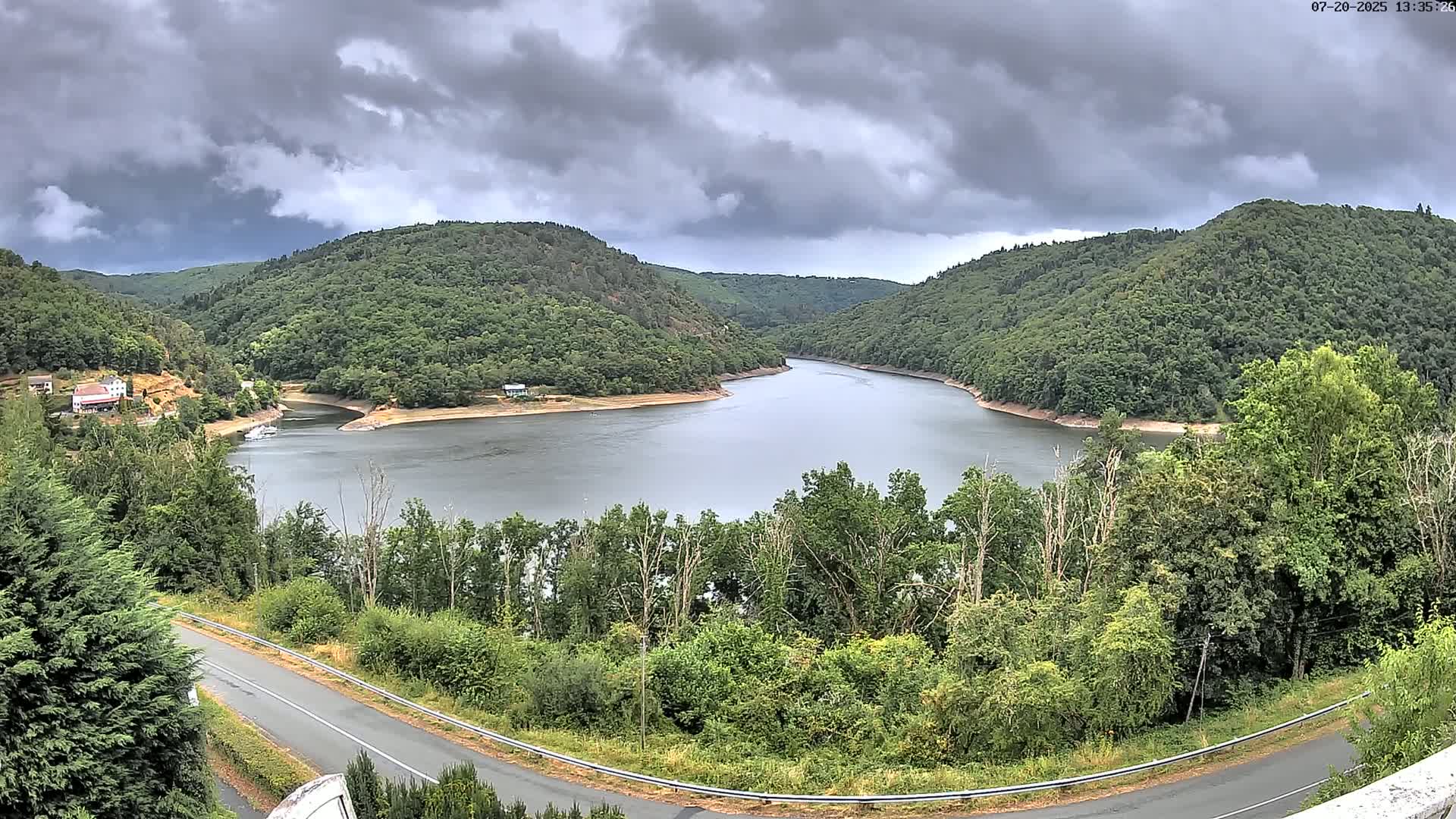 Miremont , Barrage des Fades Dam Live Cam - Riom, Puy-de-Dome, Auvergne-Rhone-Alpes, France