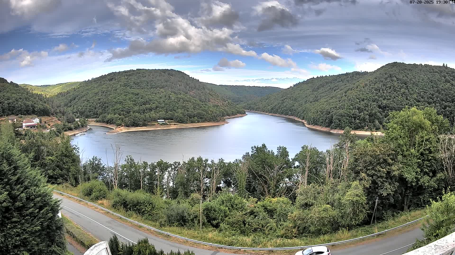 Miremont , Barrage des Fades Dam Live Cam - Riom, Puy-de-Dome, Auvergne-Rhone-Alpes, France