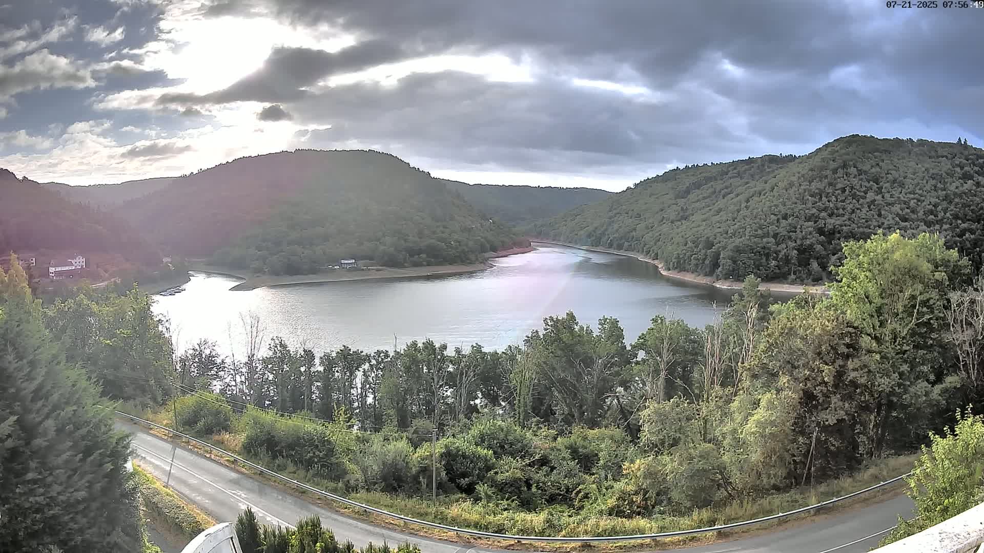 Miremont , Barrage des Fades Dam Live Cam - Riom, Puy-de-Dome, Auvergne-Rhone-Alpes, France