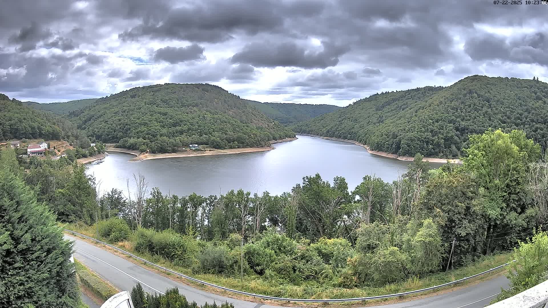 Miremont , Barrage des Fades Dam Live Cam - Riom, Puy-de-Dome, Auvergne-Rhone-Alpes, France