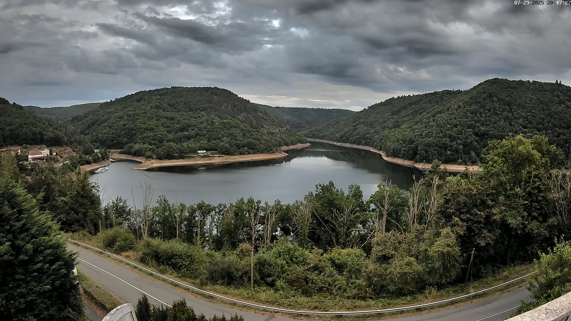 Miremont , Barrage des Fades Dam Live Cam - Riom, Puy-de-Dome, Auvergne-Rhone-Alpes, France
