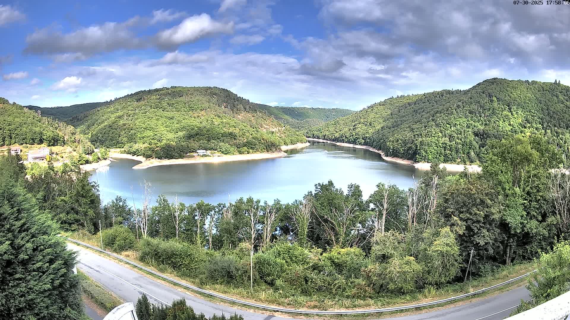 Miremont , Barrage des Fades Dam Live Cam - Riom, Puy-de-Dome, Auvergne-Rhone-Alpes, France