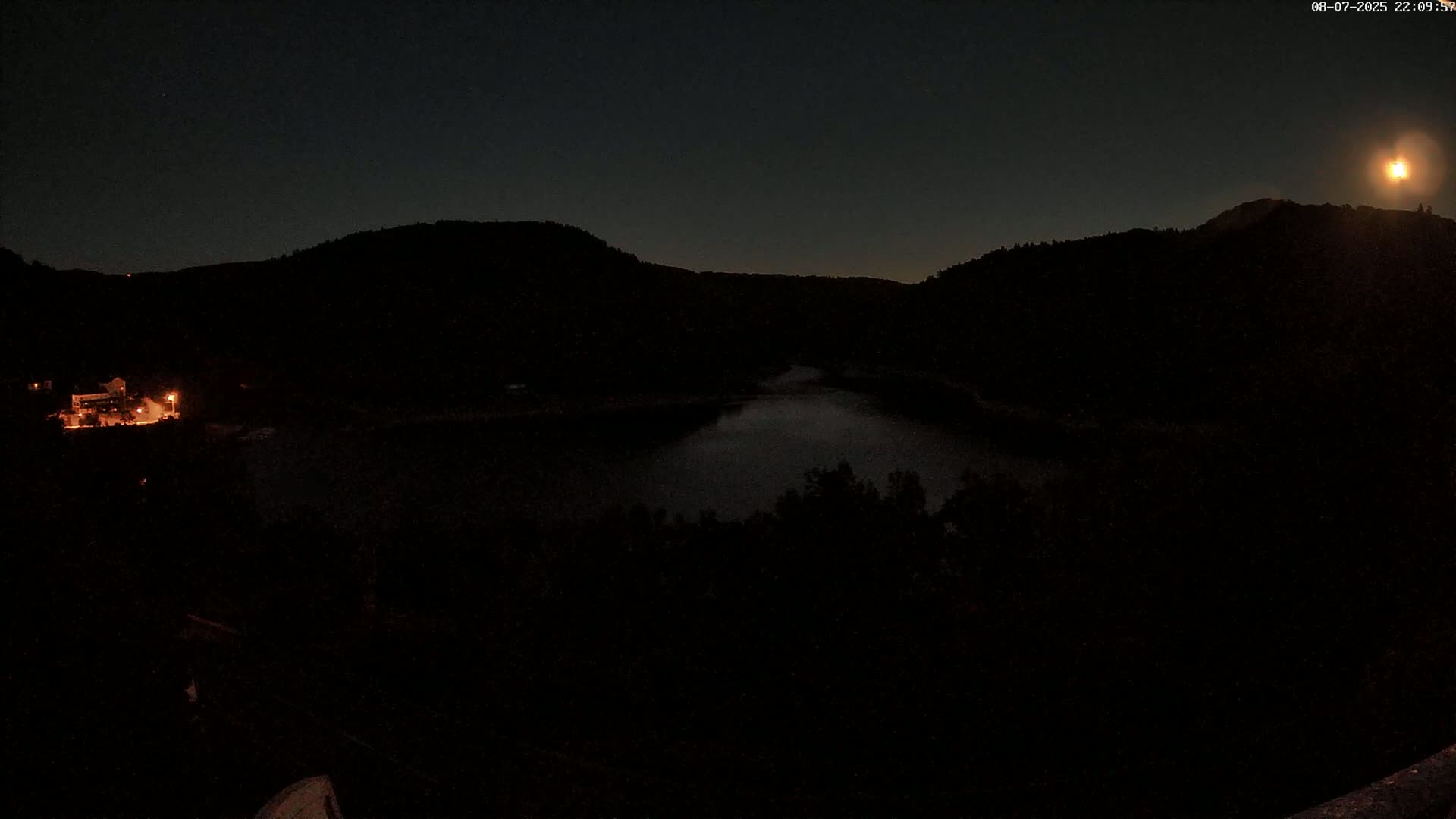 Miremont , Barrage des Fades Dam Live Cam - Riom, Puy-de-Dome, Auvergne-Rhone-Alpes, France