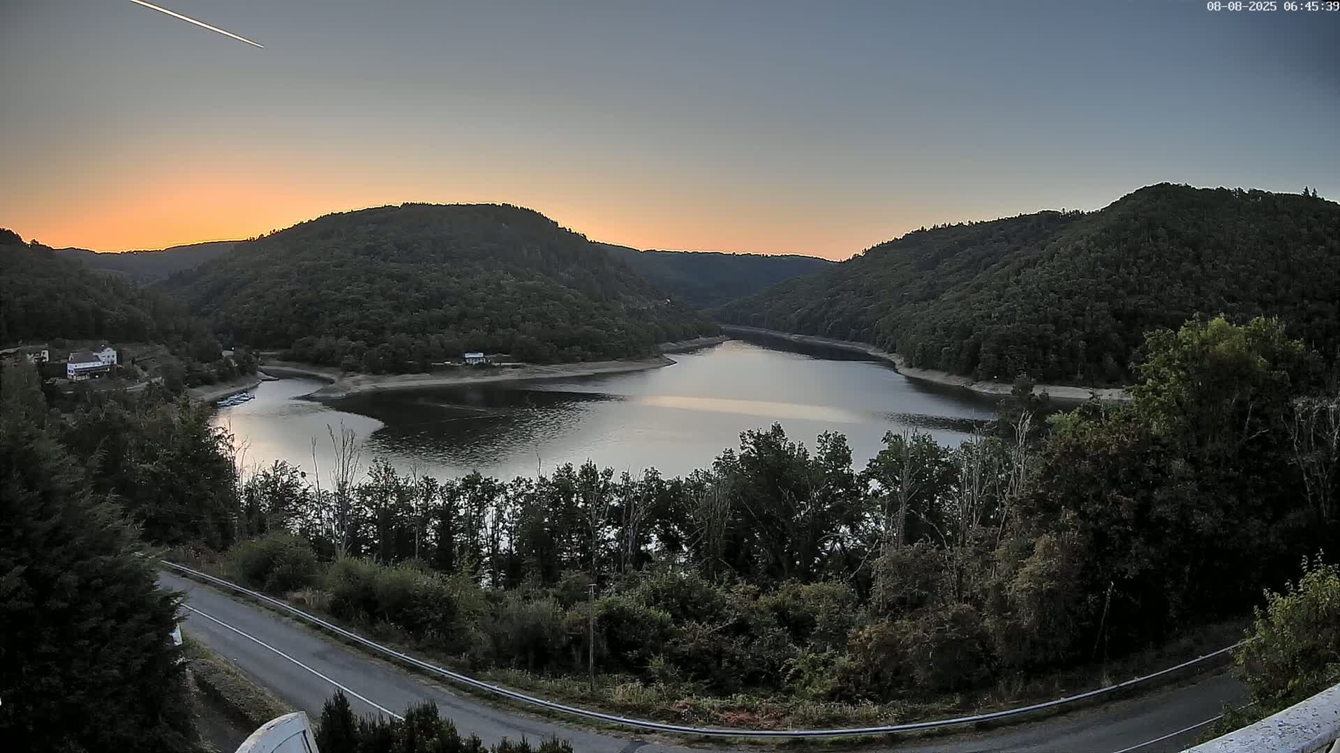 Miremont , Barrage des Fades Dam Live Cam - Riom, Puy-de-Dome, Auvergne-Rhone-Alpes, France