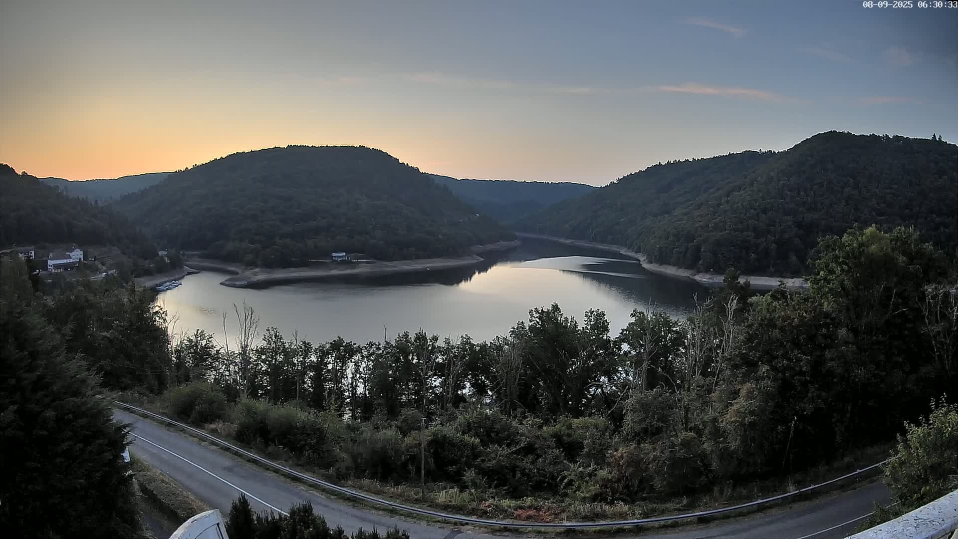 Miremont , Barrage des Fades Dam Live Cam - Riom, Puy-de-Dome, Auvergne-Rhone-Alpes, France
