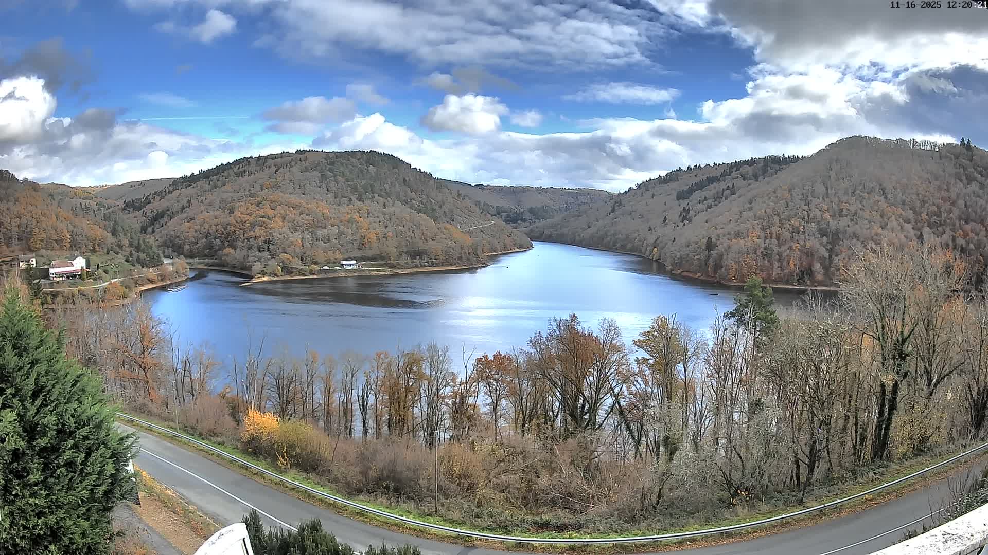 Miremont , Barrage des Fades Dam Live Cam - Riom, Puy-de-Dome, Auvergne-Rhone-Alpes, France