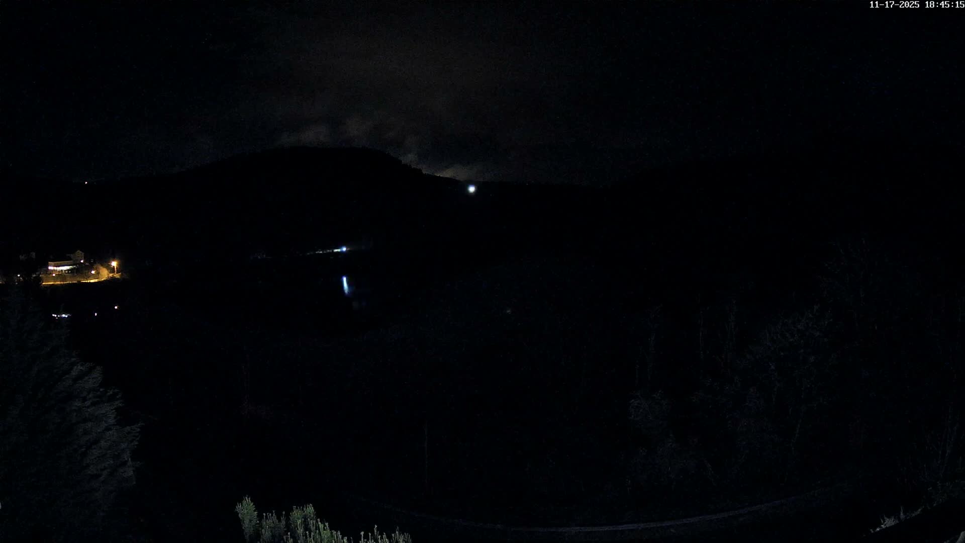 Miremont , Barrage des Fades Dam Live Cam - Riom, Puy-de-Dome, Auvergne-Rhone-Alpes, France