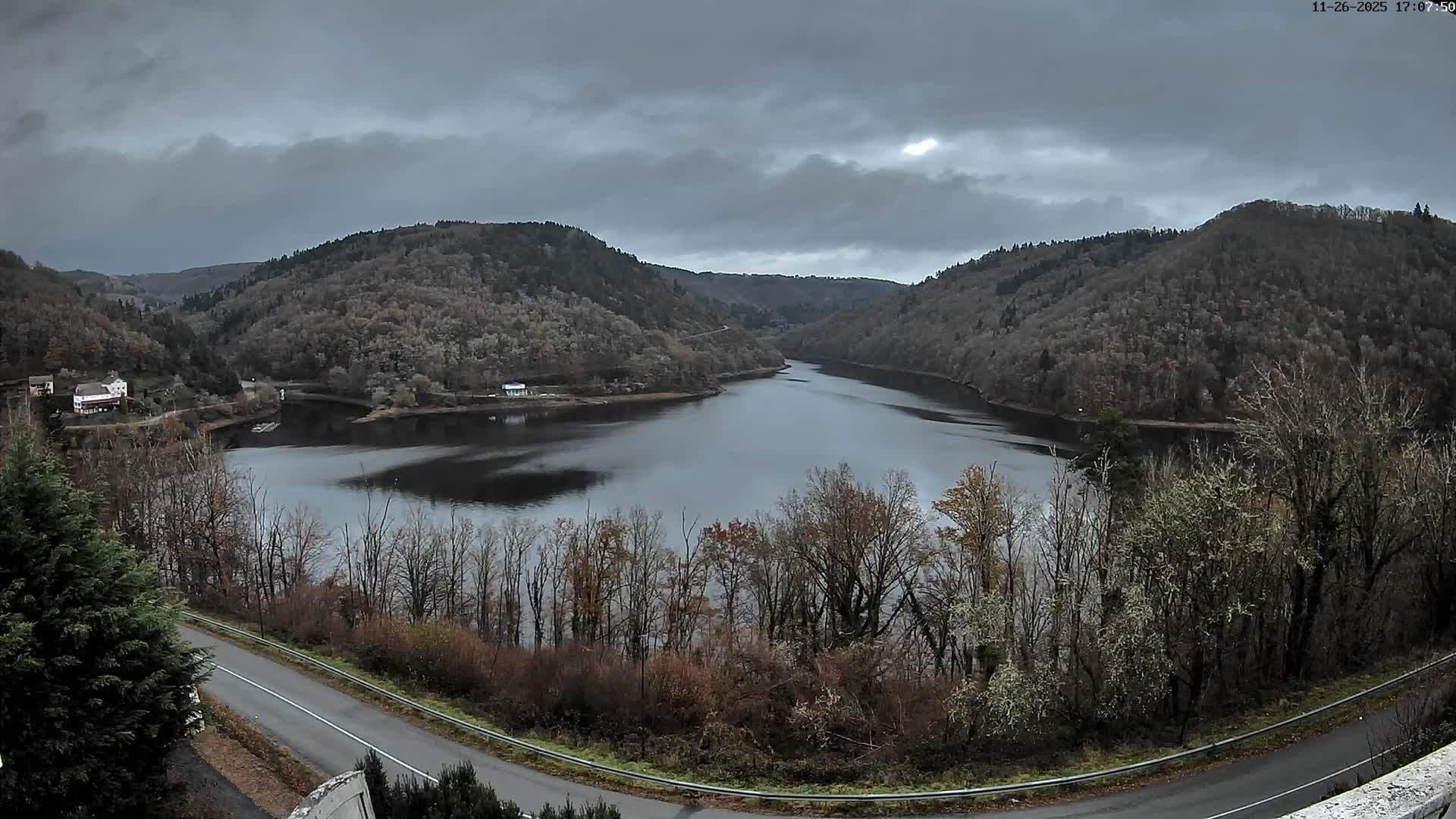 Miremont , Barrage des Fades Dam Live Cam - Riom, Puy-de-Dome, Auvergne-Rhone-Alpes, France
