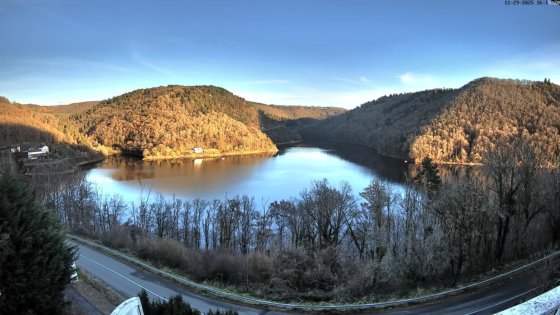 Miremont , Barrage des Fades Dam Live Cam - Riom, Puy-de-Dome, Auvergne-Rhone-Alpes, France