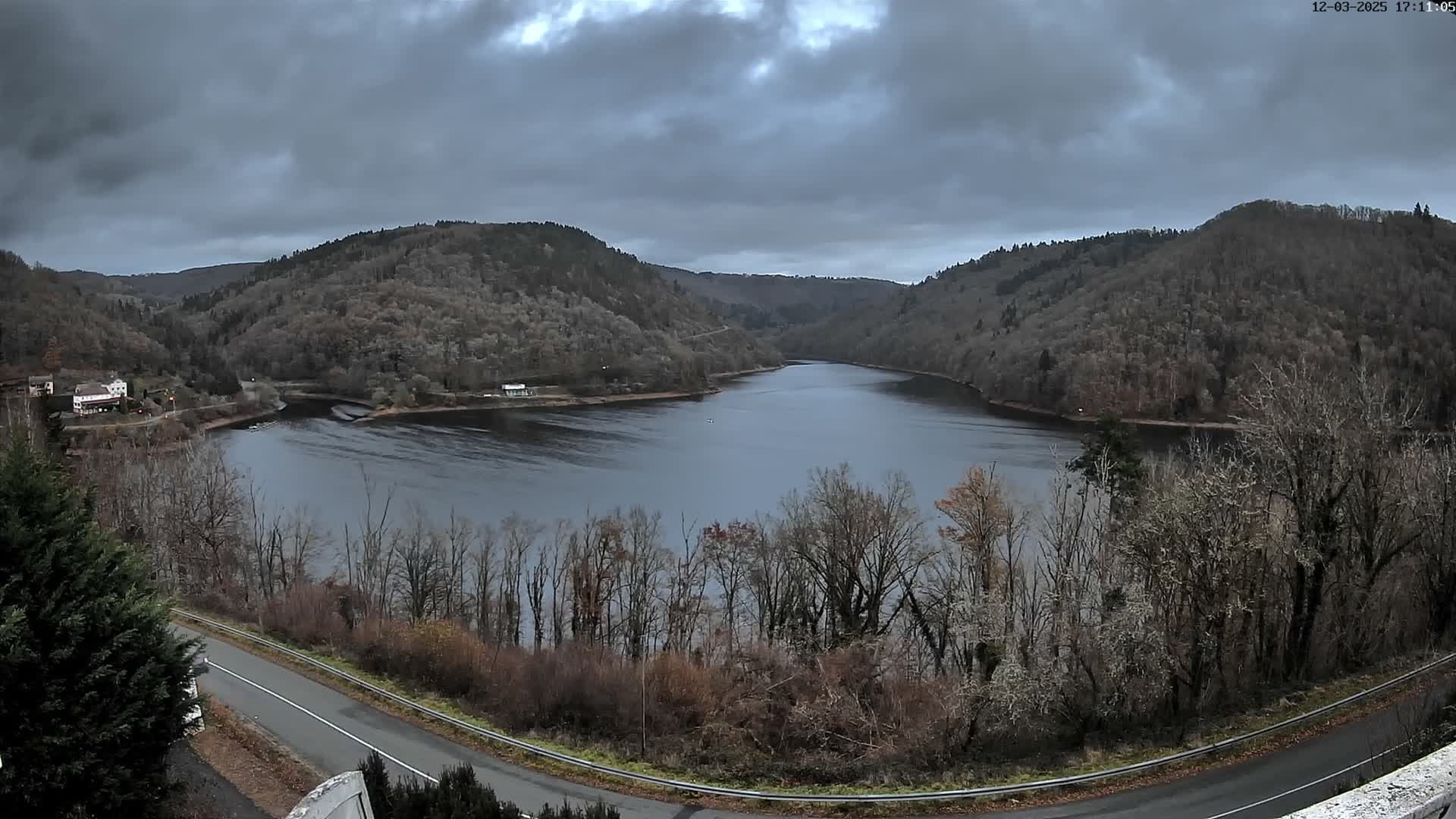 Miremont , Barrage des Fades Dam Live Cam - Riom, Puy-de-Dome, Auvergne-Rhone-Alpes, France