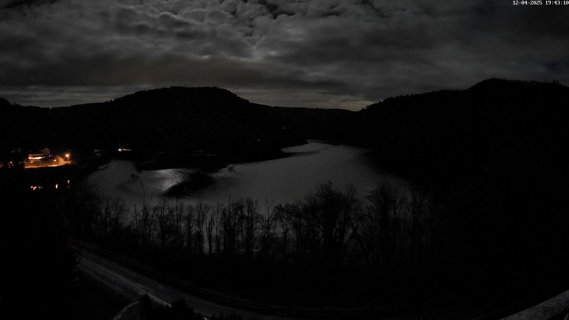 Miremont , Barrage des Fades Dam Live Cam - Riom, Puy-de-Dome, Auvergne-Rhone-Alpes, France