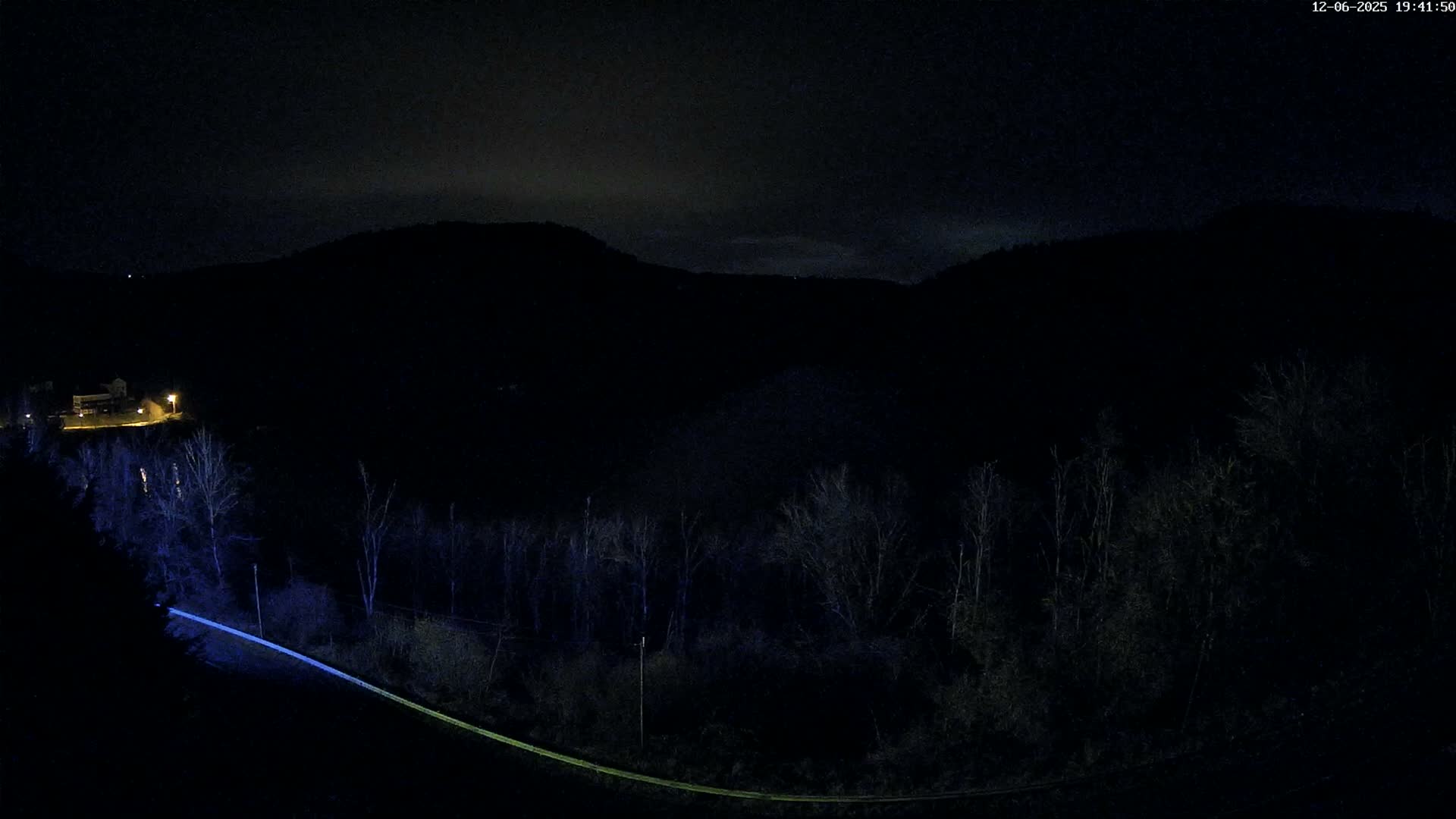 Miremont , Barrage des Fades Dam Live Cam - Riom, Puy-de-Dome, Auvergne-Rhone-Alpes, France