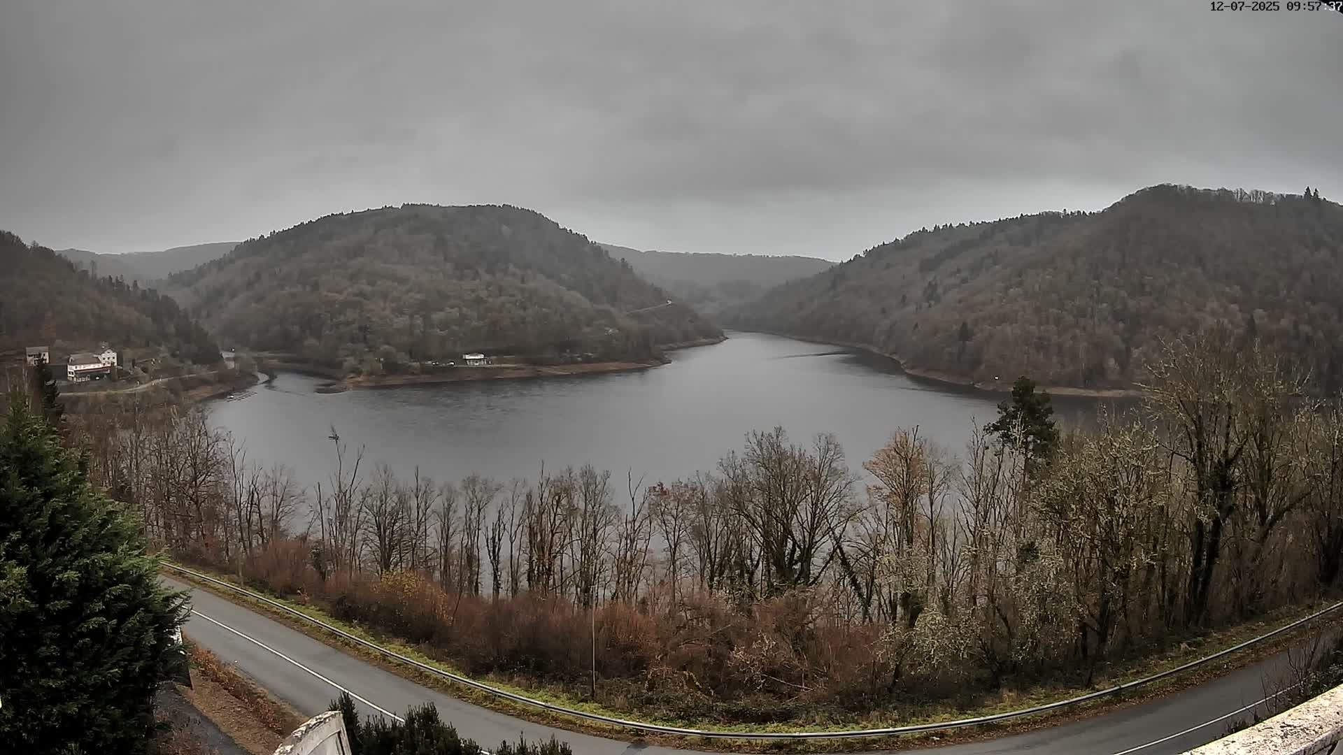 Miremont , Barrage des Fades Dam Live Cam - Riom, Puy-de-Dome, Auvergne-Rhone-Alpes, France